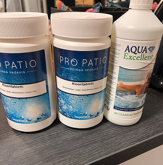 Pro Patio ja Aqua Excellent altaan hoitoaineet