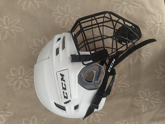 CCM tacks 910 kypärä