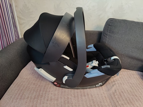 Cybex Aton 5 turvakaukalo