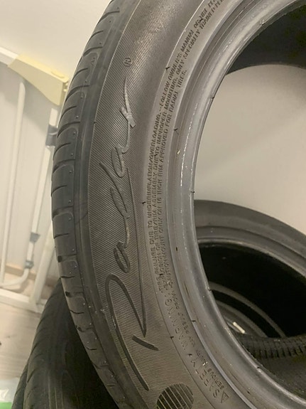 Hyvä kuntoiset renkaat merkkiä (radar RPX-800) 215/55R16