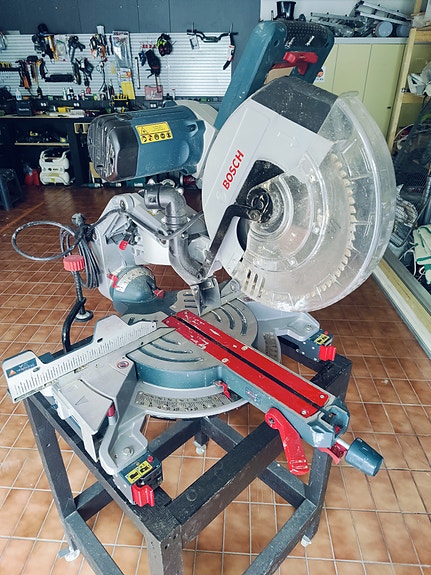 Bosch Jiirisaha GCM 12 GDL, ulosvedettävä