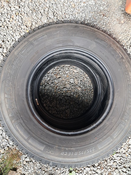 Michelin kesärenkaat 225/75 r16