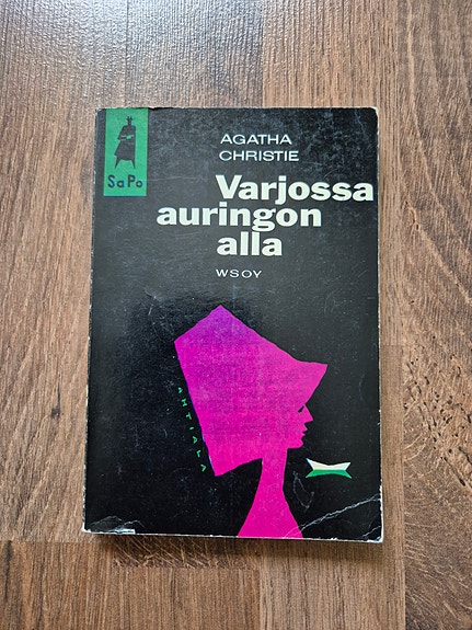 Agatha Christie; Varjossa auringon alla