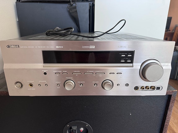 Yamaha RX-V650 AV-viritinvahvistin