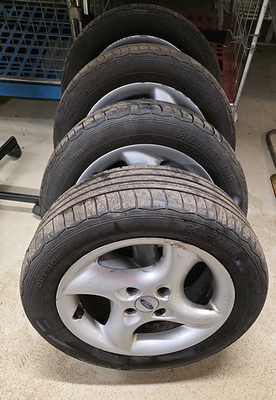Ford Aluvanteen+ Renkaat 205-55-16