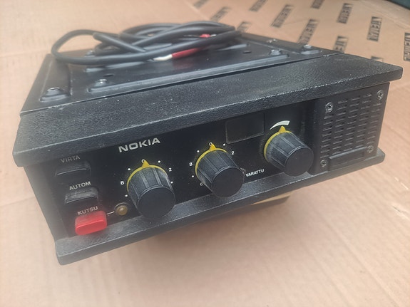 Vanha Nokia radiopuhelin
