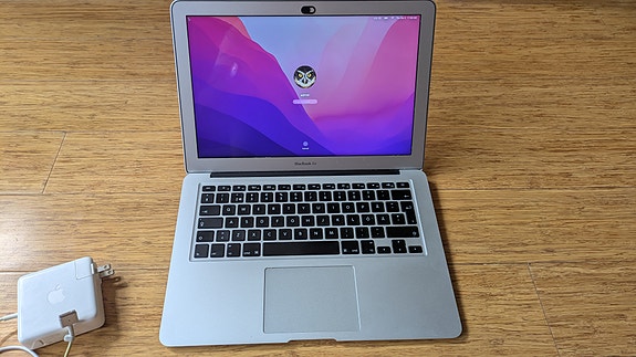 Apple MacBook Air 13" 2017 / 8GB RAM / 128GB SSD / SWE keyboard / laturi