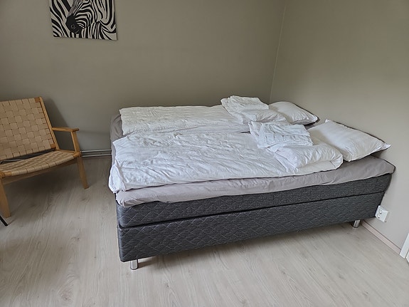 160cm leveä runkopatjasänky - tukeva