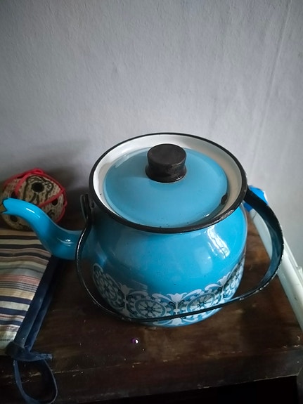 Emali pannu sinihilkka antiikkia.