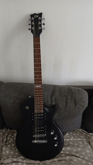 vaihdetaan ltd-esp ec-50 cort snakeskin kitaraan