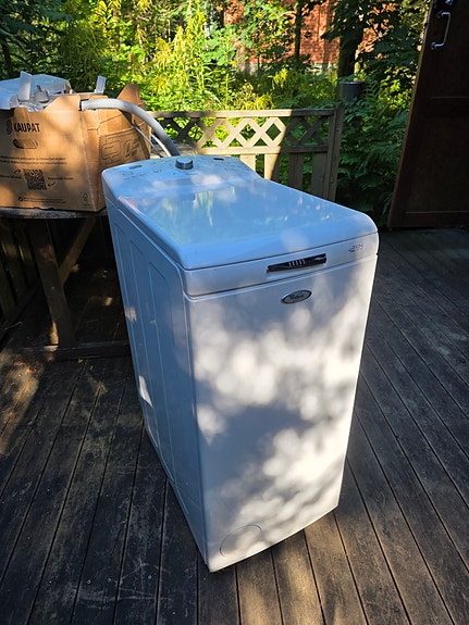 Whirlpool päältä täytettävä pesukone valkoinen