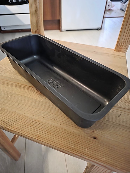 Leipävuoka ja lasikannet