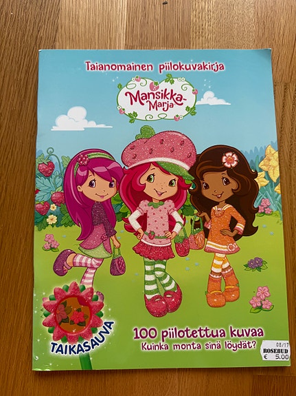 Piilokuvakirja pienelle tytölle