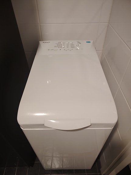 Päältä täytettävä Rosenlew pyykinpesukone 5,5kg