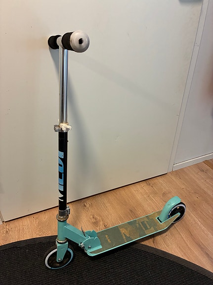 BITS Medi scooter 125 mm ( väri turkoosi)