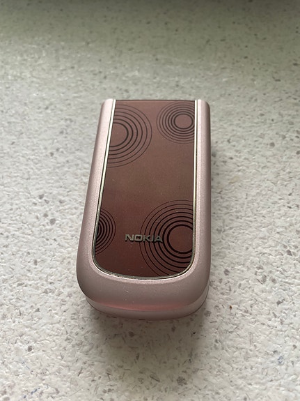 Nokia 3710 fold