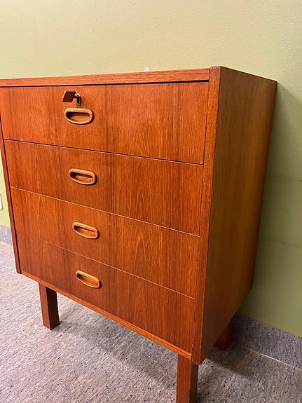 Retro teak-lipasto 1960-luku (60x33x74 cm)