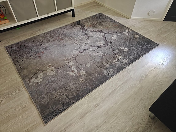 2 kpl mattoja 200 x 140 cm