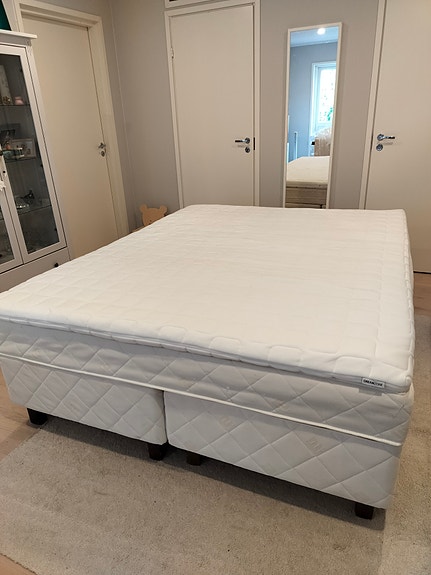 Varattu / Askon jenkkisänky 160*200