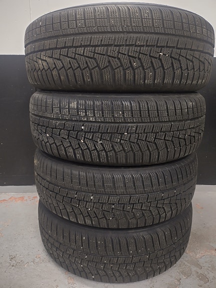 Hankook kitkarenkaat 205/60 r17
