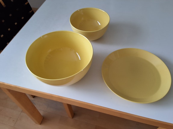 Keltainen iittala teema lautanen