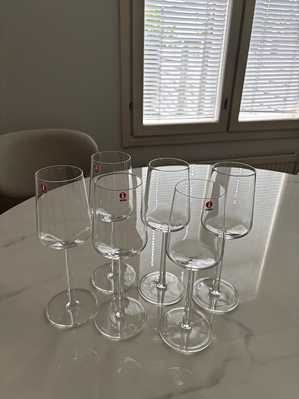 Iittala Essence valkoviinilasit 6 kpl + 1 kpl kaupan päälle