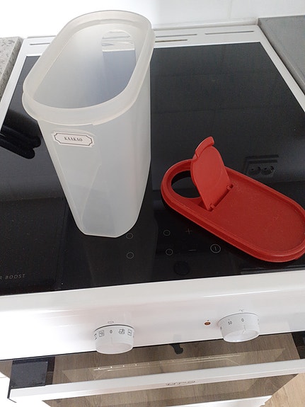 Tupperware mahtuvat 1,7 l.