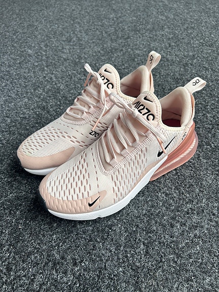 Aidot Nike Air Max 270 -kengät, koko 40,5