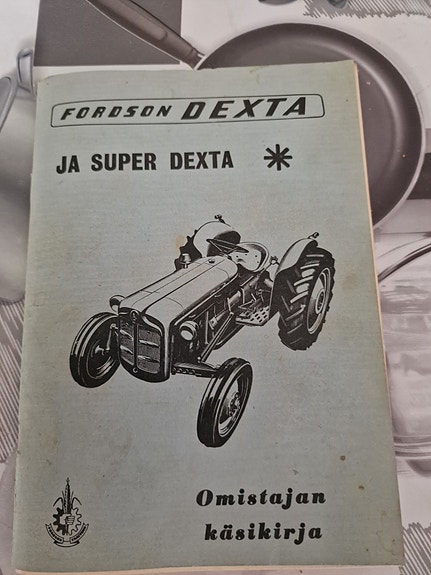 Fordson Dexta ja Super Dexta omistajan käsikirja. Alkuperäinen