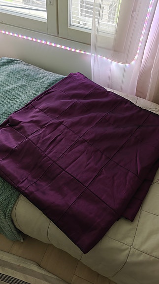 Tumman violetti päiväpeitto 260x260