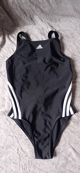 Adidas uimapuku 152