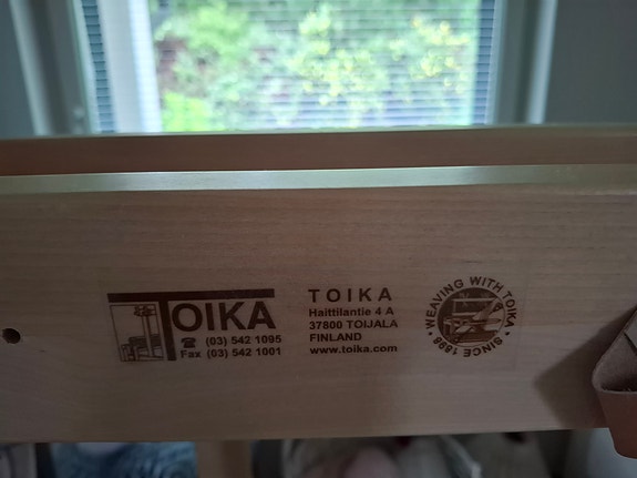 Toika kangaspuut ja tarvikkeet