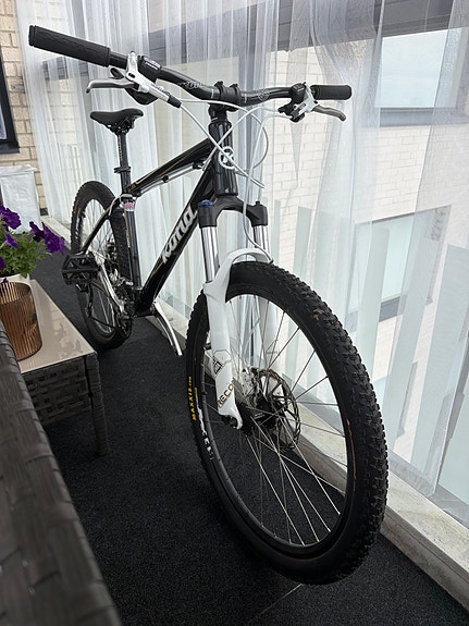 Kona maastopyörä 26" runko M unisex