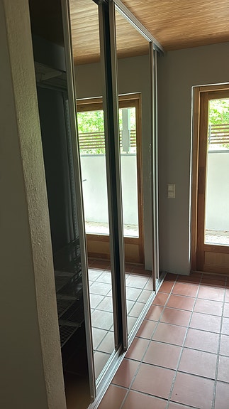 3-osaiset liukuovet vaatekaappiin, korkeus n. 238 cm, peili/alumiinikehys