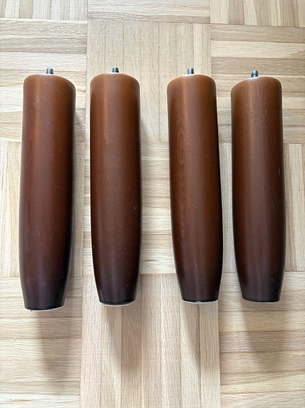 Sängyn : sohvan jalat 23cm