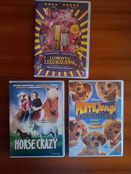 Lasten DVD-elokuvat Lumottu lelukauppa, Horse Crazy, Pentujengi seikkailee