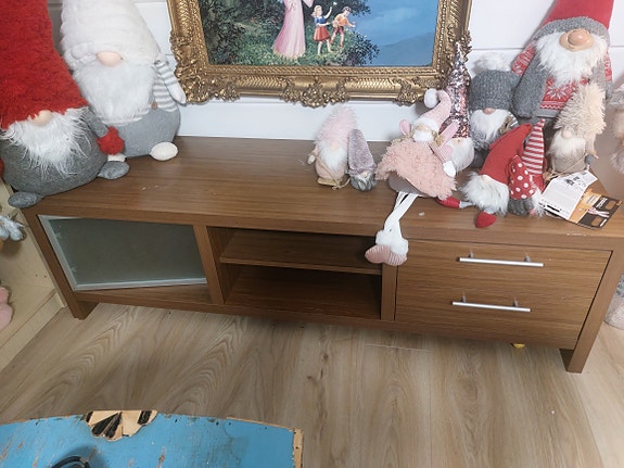Tv taso senkki lipasto