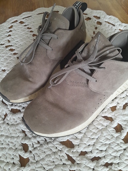 Adidas lenkkarit 42