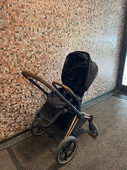 Cybex priam yhdistelmävaunut mustalla lux kankaalla