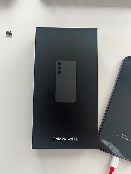 Musta Samsung Galaxy s24 FE