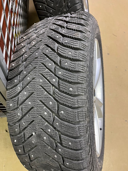 BMW vanteet renkaineen