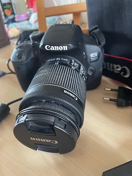 Canon EOS 700D järjestelmäkamera 18–55mm objektiivilla