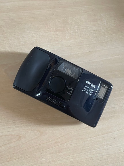 Konica filmipokkari musta