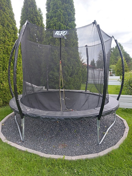 Trampoliini 3,05m turvaverkolla