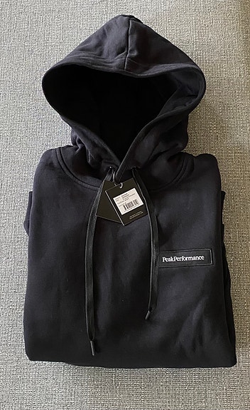 Uusi Peak Performance musta huppari