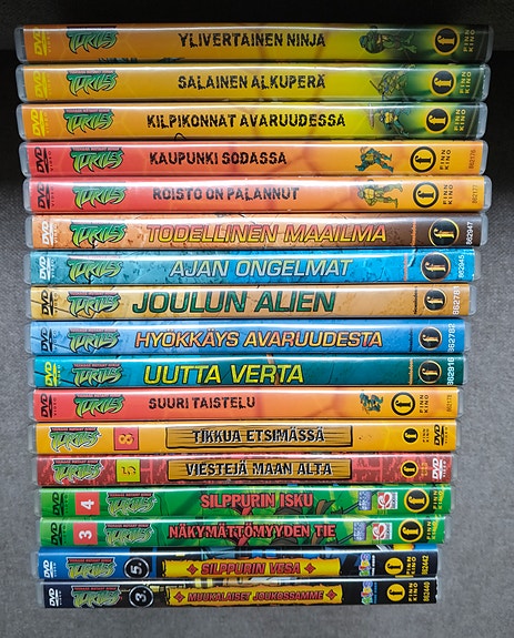 Teenage Mutant Ninja Turtles (2003) DVD-kokoelma (suomijulkaisut) 20€/kpl