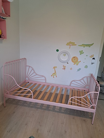 Ikea minnen jatkettava sänky