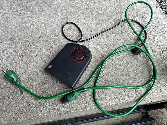 Defa moottorinlämmitin 1400W kaapelilla