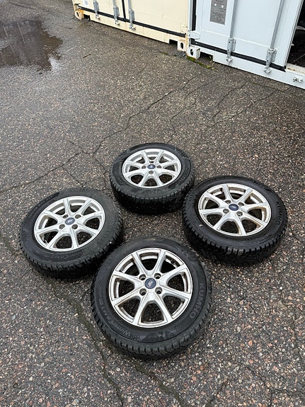 4x108 R15 195 60 Kumho nastat & vanteet