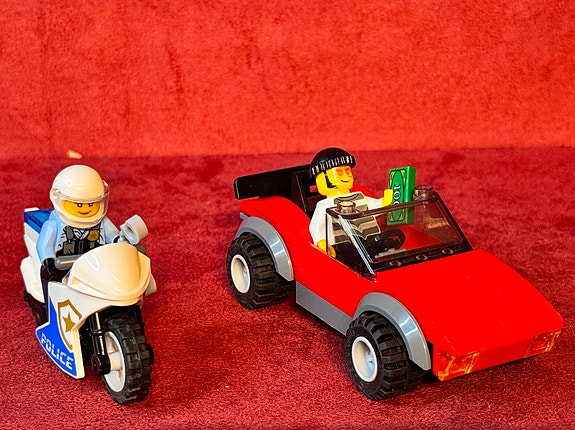 Lego City 60392 Police Bike Car Chase